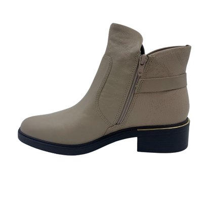 Bota Comfortflex Casual Couro Cano Baixo Bege 2569301