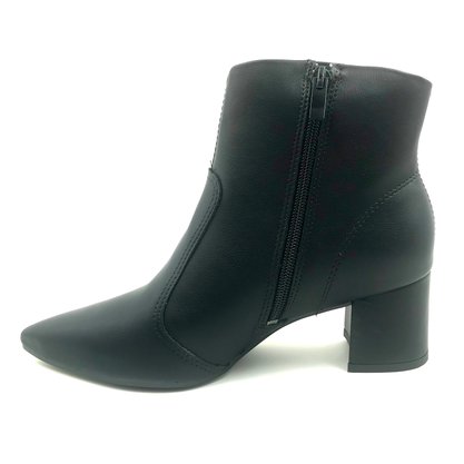 Bota Dakota Salto Baixo Bico Fino Preta 141