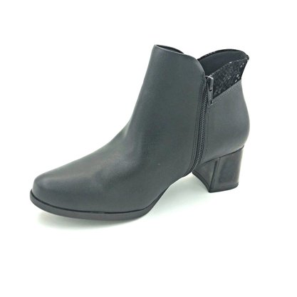 Bota Piccadilly Cano Curto Salto Grosso Preta 654004