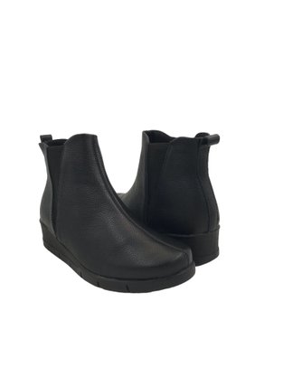 Bota Usaflex em Couro Preta Anabela 0520