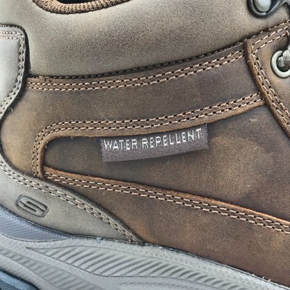 Coturno Skechers Repelente à Água Respected Boswell Marrom