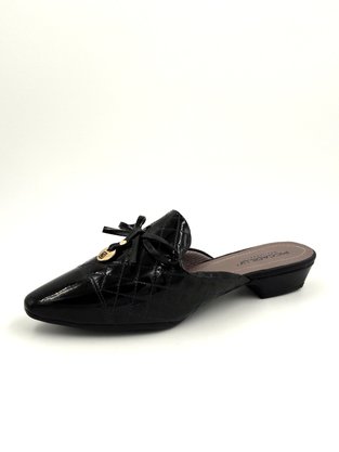 Mule Piccadilly Verniz Preto Matalassê Laço Bico Fino