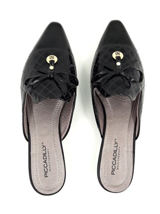 Mule Piccadilly Verniz Preto Matalassê Laço Bico Fino