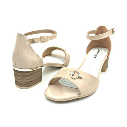Sandália Comfortflex Pele Salto Grosso 2152404