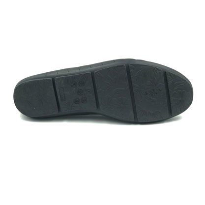 Sapatilha Comfortflex Detalhe de Laço Preta 2463301