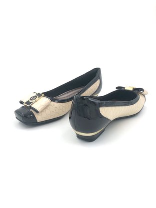 Sapatilha Piccadilly Creme/Preta Bico Quadrado147152