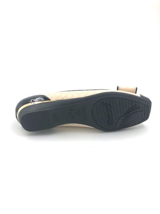 Sapatilha Piccadilly Creme/Preta Bico Quadrado147152