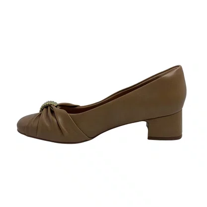 Sapato Comfortflex Salto Bloco Marrom com Enfeite 2698304
