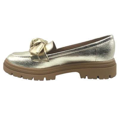 Sapato Moleca Mocassim Tratorado com Laço Dourado 5775108