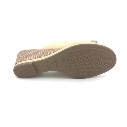 Tamanco Piccadilly Anabela Creme Conforto 408149