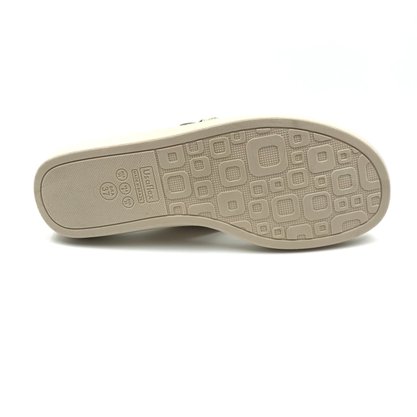 Tamanco Usaflex Anabela Couro com Enfeite Dourado 3014