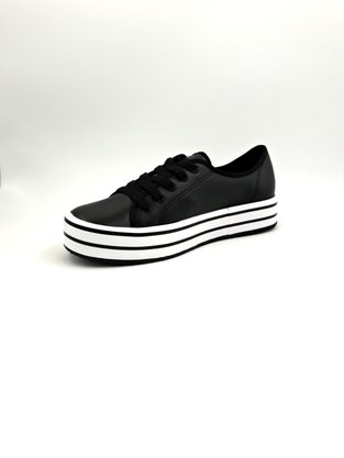 Tênis Flatform Beira Rio Preto Com Listras Horizontais