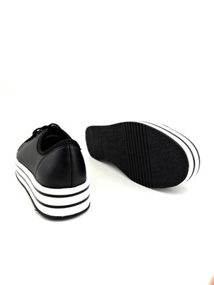 Tênis Flatform Beira Rio Preto Com Listras Horizontais